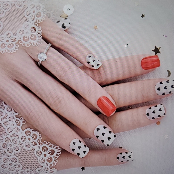 Press On Nail 24 Pieces Heart False Nails - Picture 1 of 3